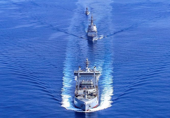 HMAS Brisbane in company with HMNZS Aotearoa and HMNZS Te Mana conducting officer of the watch manoeuvres during Exercise Bersama Lima 23. Defence Images 2023, LSA Matthew Parry.